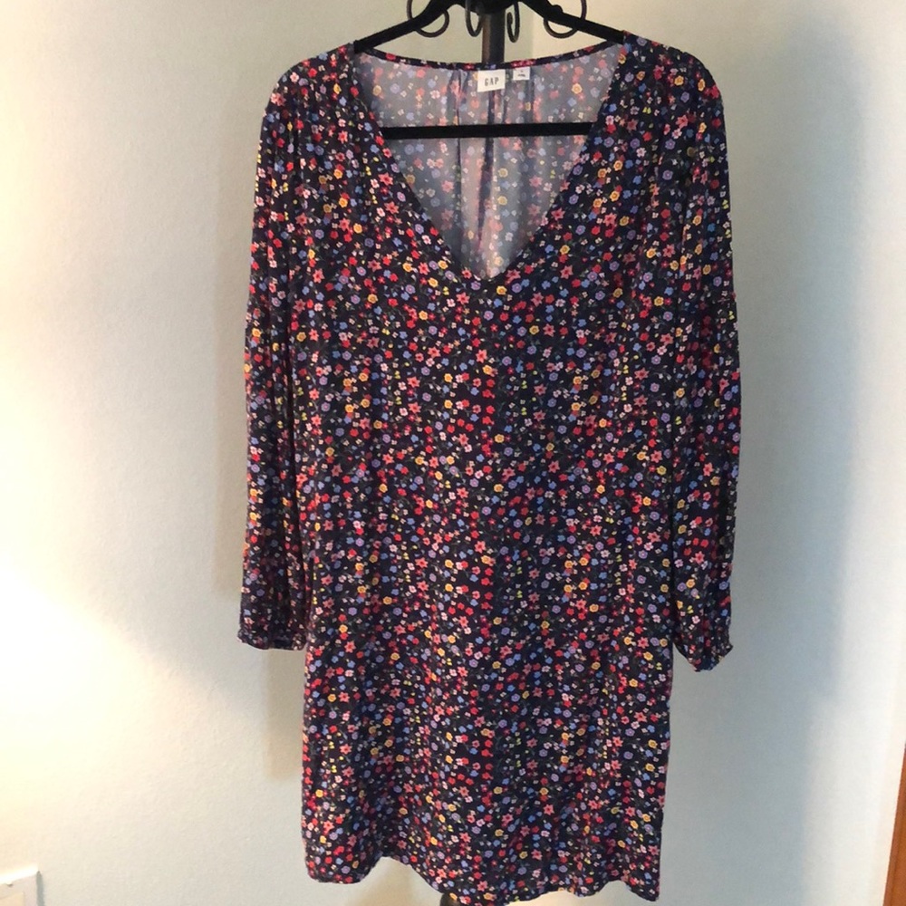 NWOT🌼GAP V-Neck Floral Shift Dress Long Sleeve